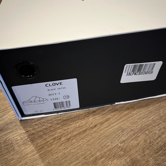 Alias Mae Women’s Clove Black Puffer Quilted Slide Sandals with box - Picture 6 of 12